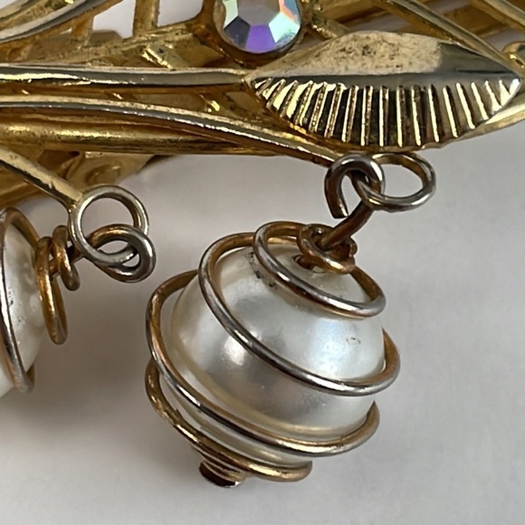 Japan Vintage Hair Clip With Dangling Caged Faux Pearls - Picture 8 of 8